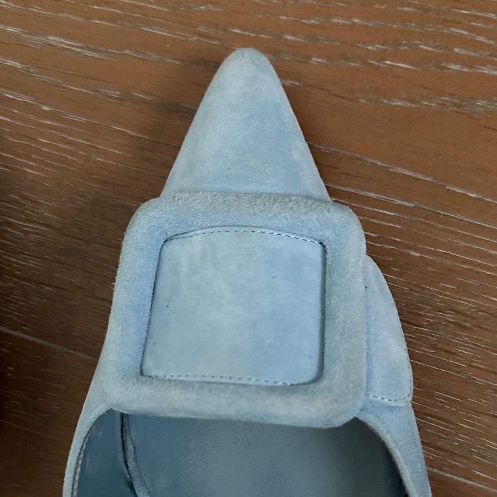 Manolo Blahnik Light Blue Suede Heels - Picture 3 of 12